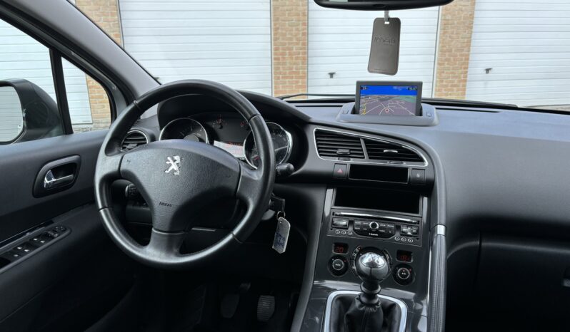 
								Peugeot 3008 full									